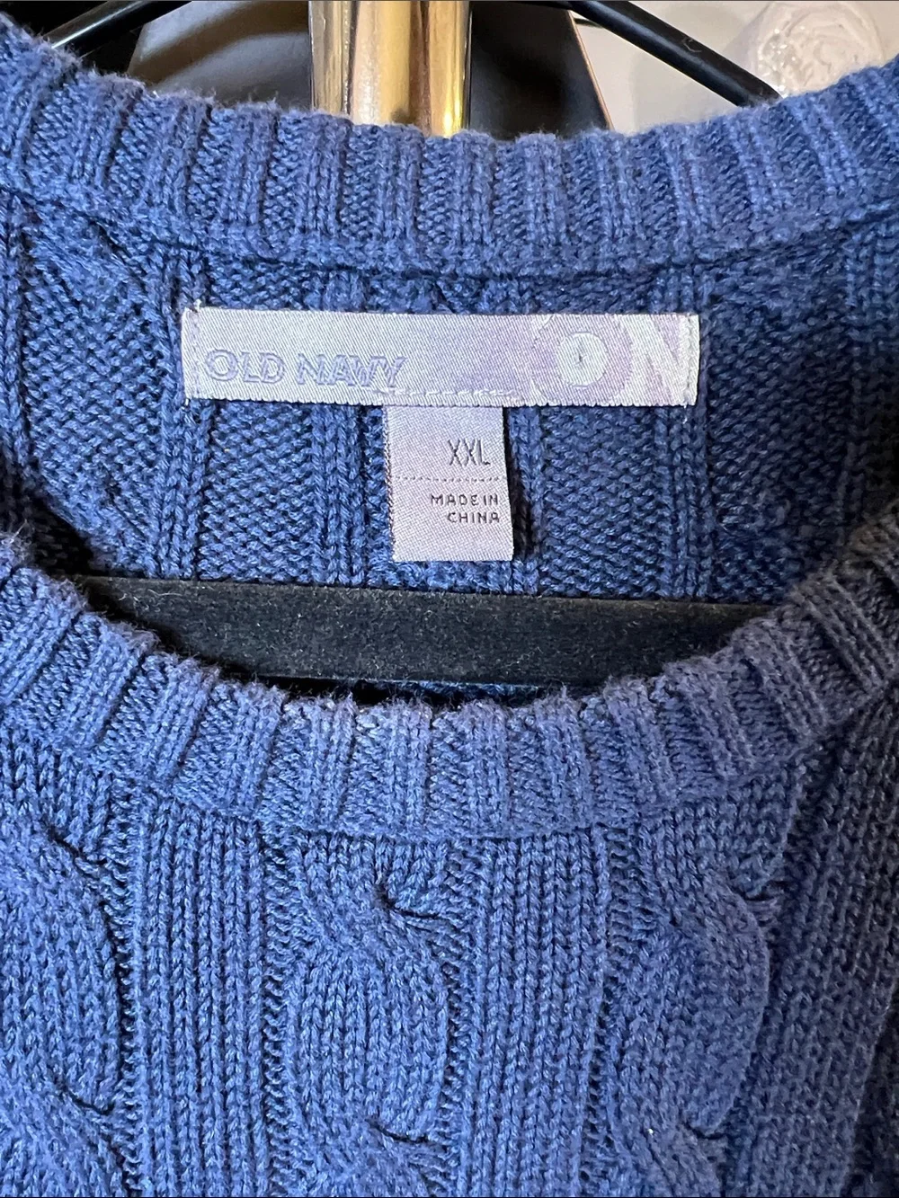Old Navy Men’s Navy Cable Crewneck Sweater